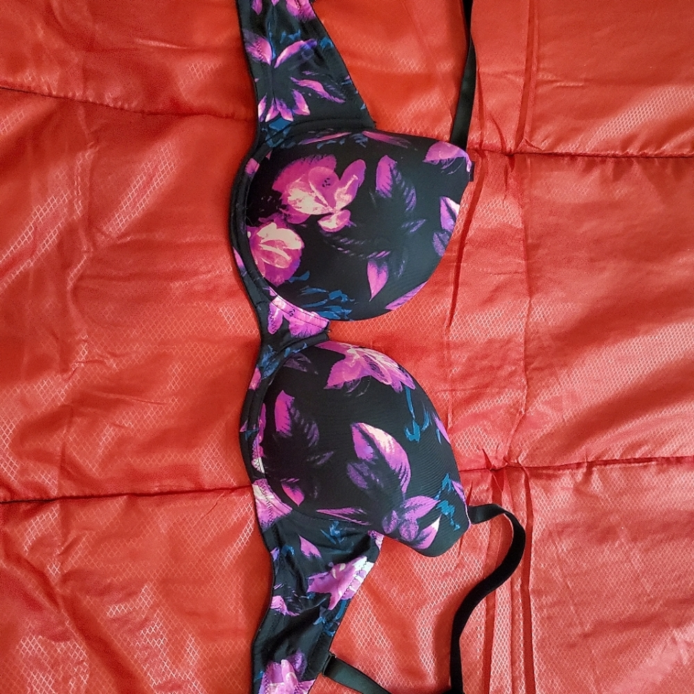 Victoria's Secret t-shirt bra in 34DD